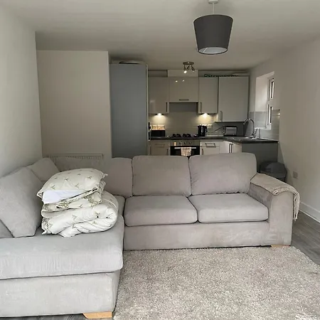 2 Bedroom Spacious Apartment Sleeps 5-3